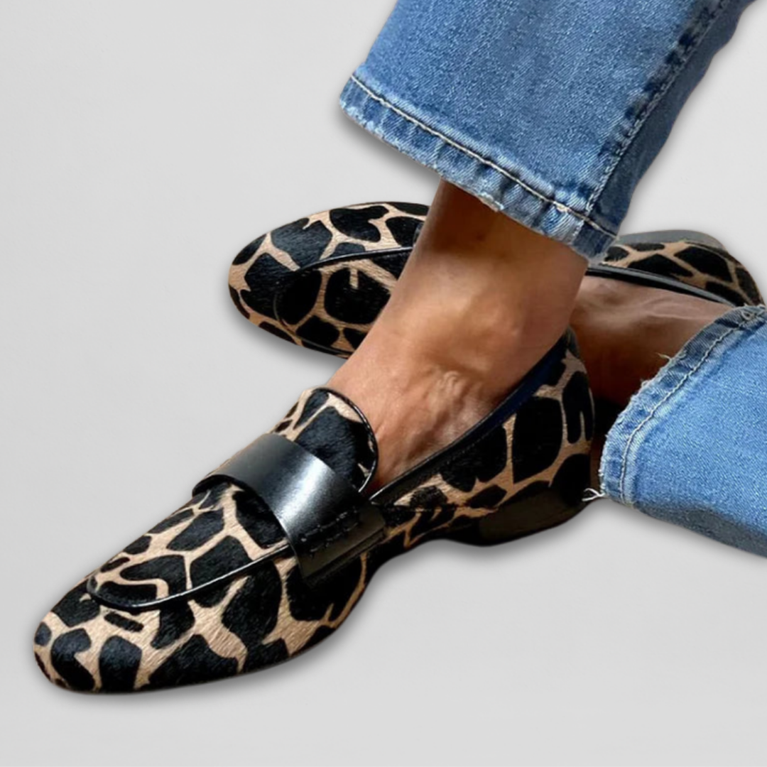 Estefania - Stylish Loafers with Giraffe Pattern